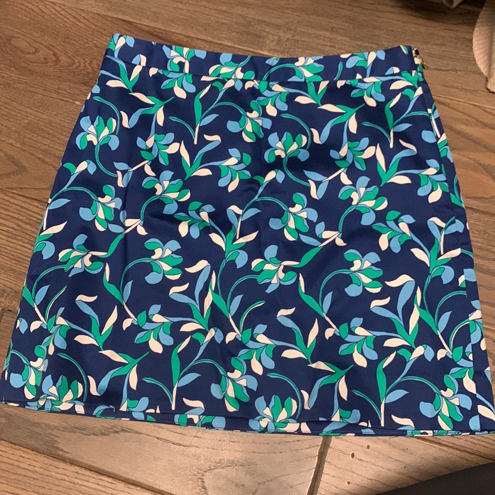 Size 4 Draper James floral skirt